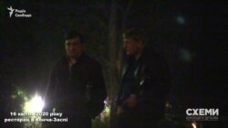 Із «Купецького двору» вийшли два чоловіки без масок