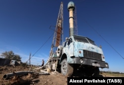 Бурения скважины в селе Вилино Бахчисарайского района для решения задач водоснабжения в период засухи, архивное фото