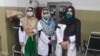 د کواټ ډاکټرانو علامتي کاربندېز پیل کړی، دوی تور لګوي چې ضلعي ناظم یې په کار کې مداخله کوي. 