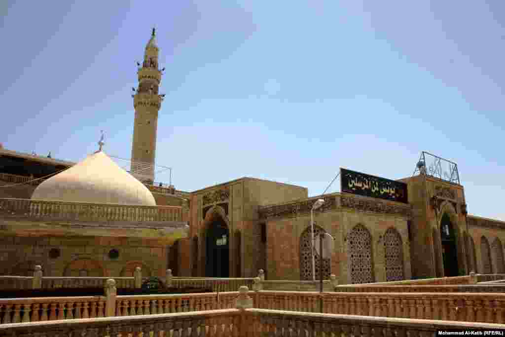 The mosque of the Biblical Prophet Jonah (Yunus) in Mosul, as it looked in 2013.