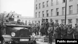 Спільний радянсько-нацистський військовий парад , Брест-Литовськ, Польща. 17 вересня 1939 року