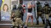 Світові ЗМІ проводять паралелі й аналізують відмінності між протестами у Білорусі та Революцією гідності