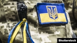 Шеврон на формі українського військового