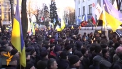 Protesters Outside Ukrainian Parliament Demand Government Resignation