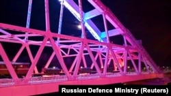 Российская военная техника движется по Керченскому мосту, февраль, 2022 год