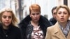 Петя Крънчева (в средата) заедно с Богдана Желявска (вляво), която също бе заместник-председател на СГС в ерата на Владимира Янева (вдясно).