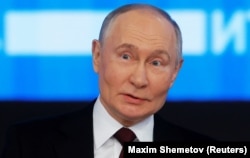 «Якщо він хоче брати участь у переговорах, я виділю людей, які ці переговори вестимуть», – заявив Володимир Путін