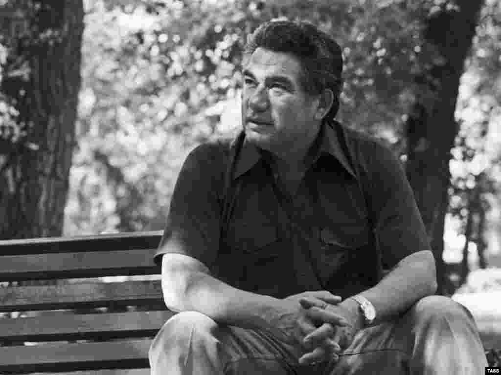 Chingiz Aitmatov in 1978