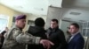 Крики, нерви та озброєні силовики – Сумську облраду скликали на позачергову сесію через «розгін блокади» (відео)