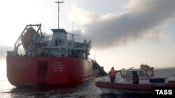 Пожар на нефтяном танкере «Генерал Ази Асланов» в Азовском море 25 октября 2020 года