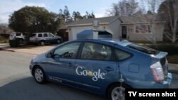 Google says test models of its self-driving car have gone 700,000 kilometers under autonomous control without reported incident. (file photo)