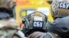 
За даними СБУ, після 24 лютого 2022 року чоловік брав активну участь у бойових діях проти українських військ на Запорізькому та Херсонському напрямках, але згодом отримав завдання – приховано прибути на Рівненщину для вчинення диверсій 