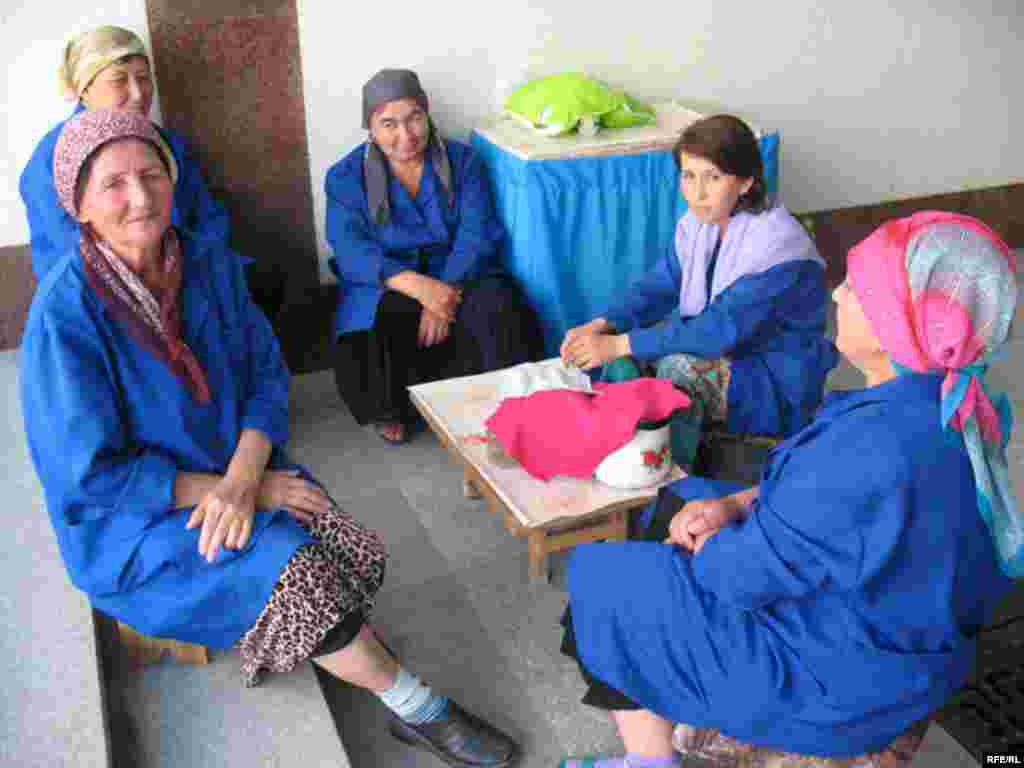 Uzbek Women Today #30