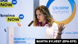 За словами джерел, міністерка фінансів Канади Христя Фріланд запропонувала цю ідею після того, як самі бізнесмени обговорили з нею таку можливість