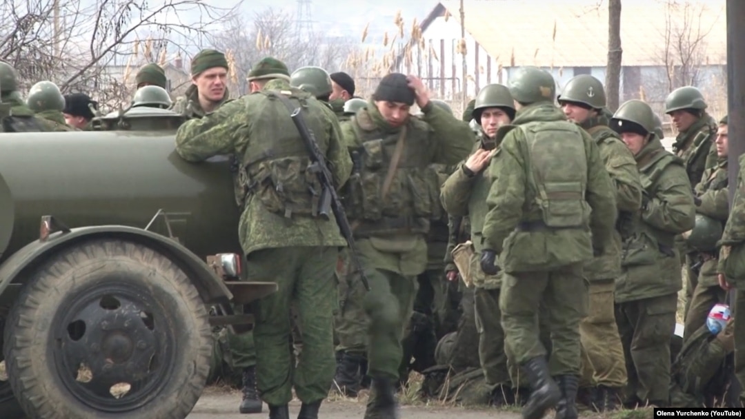 Російські військові у Криму