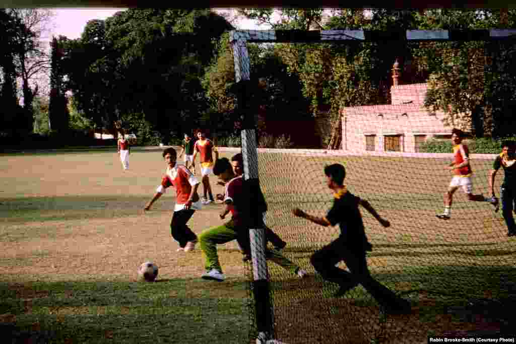Playing football 