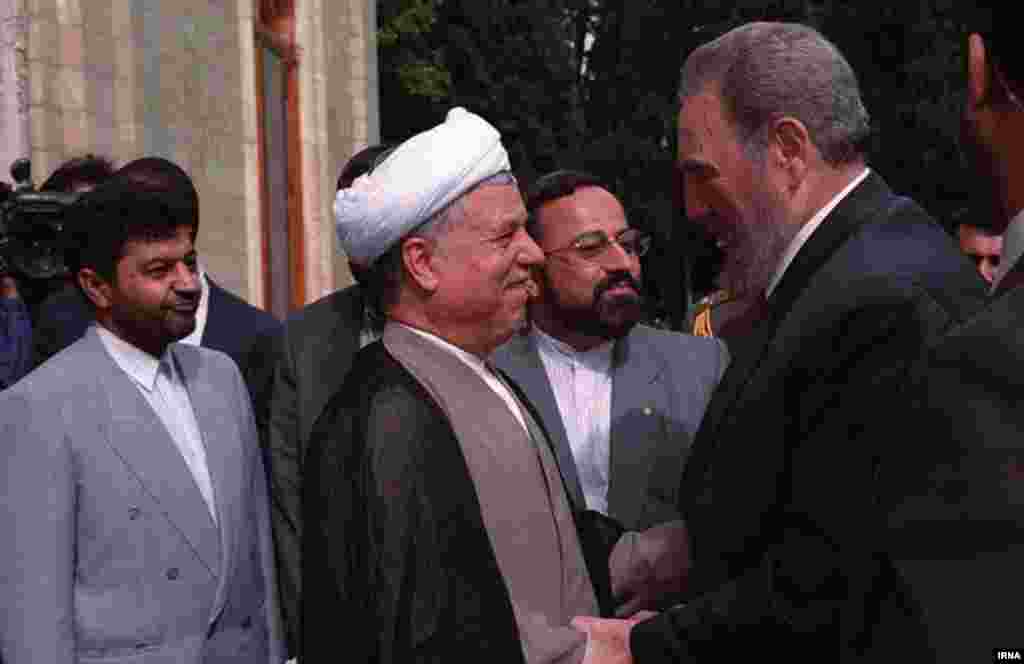 دیدار فیدل کاسترو و اکبر هاشمی رفسنجانی، رئیس‌جمهور اسبق، در تهران
