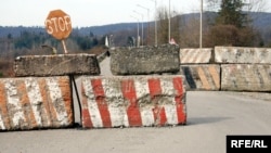 Смогут ли югоосетинская и грузинская стороны без посредников выстраивать двусторонние отношения, способны ли цхинвалские власти предпринять самостоятельные шаги во внешней политике? У экспертов на этот счет большие сомнения