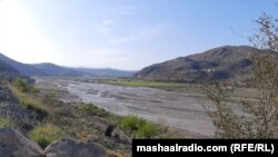 په قبایلي ضلعو کې پر ځینو ځمکو د خلکو ترمینځ له مودو راهیسې لانجې موجودې دي - پخوانی انځور.