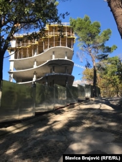 Prekinuta gradnja na mjestu starog hotela Kraljičina plaža, 26. maj 2021.