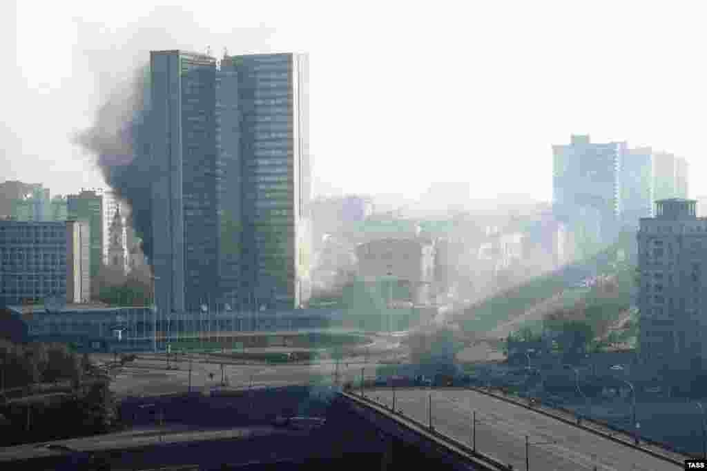 The Moscow municipal government building burned on October 4 as pro-Yeltsin military forces retook control.